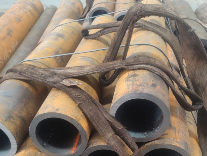 色达15CrMoG无缝钢管切割